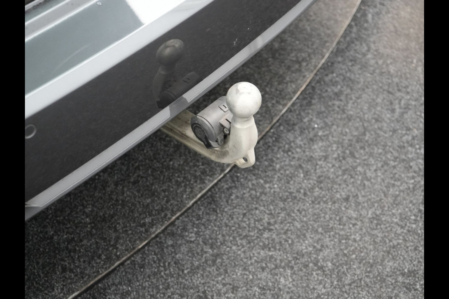 BMW 3 Serie Touring 330e M Sport Plug In Hybrid 293pk Dealer O.H PHEV | Trekhaak Af Fabriek | Panodak | 360 Camera | Alcantara Sportstoelen Memory & Verwarmd | Apple Carplay | Sfeerverlichting | Virtual | Blis | Navigatie | DAB |