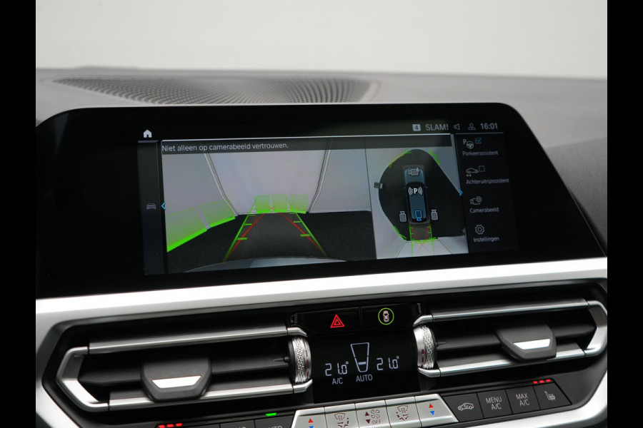 BMW 3 Serie Touring 330e M Sport Plug In Hybrid 293pk Dealer O.H PHEV | Trekhaak Af Fabriek | Panodak | 360 Camera | Alcantara Sportstoelen Memory & Verwarmd | Apple Carplay | Sfeerverlichting | Virtual | Blis | Navigatie | DAB |