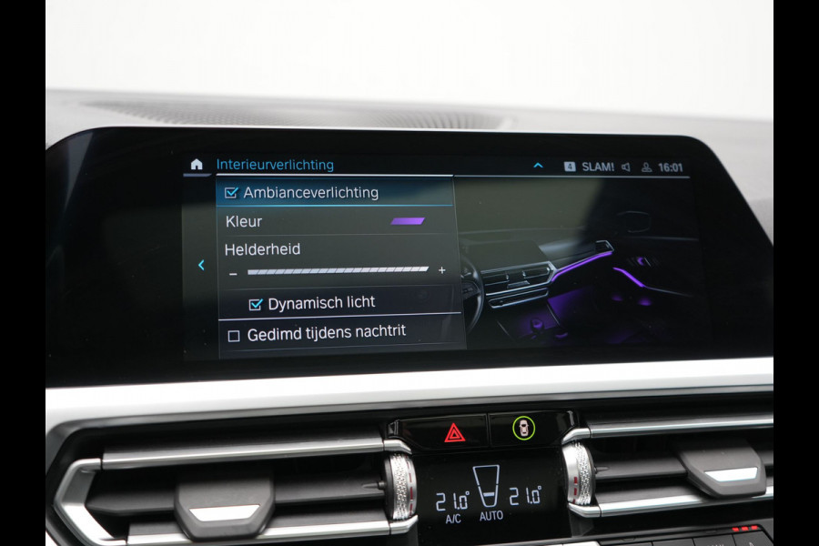 BMW 3 Serie Touring 330e M Sport Plug In Hybrid 293pk Dealer O.H PHEV | Trekhaak Af Fabriek | Panodak | 360 Camera | Alcantara Sportstoelen Memory & Verwarmd | Apple Carplay | Sfeerverlichting | Virtual | Blis | Navigatie | DAB |