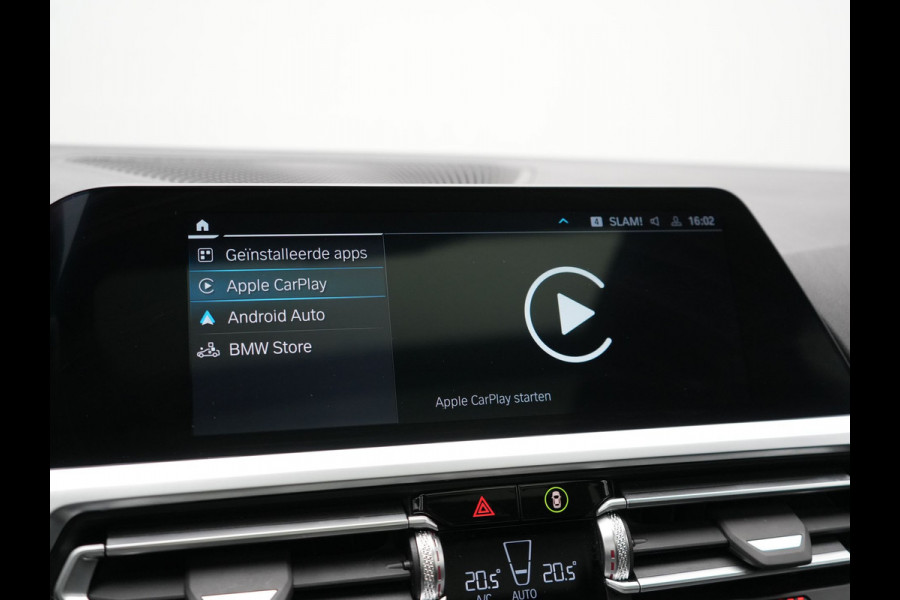 BMW 3 Serie Touring 330e M Sport Plug In Hybrid 293pk Dealer O.H PHEV | Trekhaak Af Fabriek | Panodak | 360 Camera | Alcantara Sportstoelen Memory & Verwarmd | Apple Carplay | Sfeerverlichting | Virtual | Blis | Navigatie | DAB |
