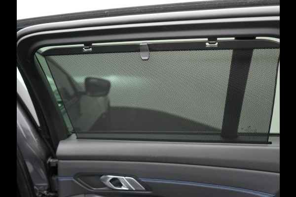 BMW 3 Serie Touring 330e M Sport Plug In Hybrid 293pk Dealer O.H PHEV | Trekhaak Af Fabriek | Panodak | 360 Camera | Alcantara Sportstoelen Memory & Verwarmd | Apple Carplay | Sfeerverlichting | Virtual | Blis | Navigatie | DAB |