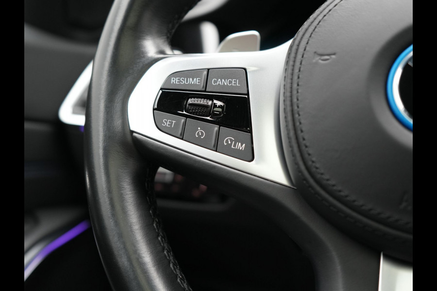 BMW 3 Serie Touring 330e M Sport Plug In Hybrid 293pk Dealer O.H PHEV | Trekhaak Af Fabriek | Panodak | 360 Camera | Alcantara Sportstoelen Memory & Verwarmd | Apple Carplay | Sfeerverlichting | Virtual | Blis | Navigatie | DAB |