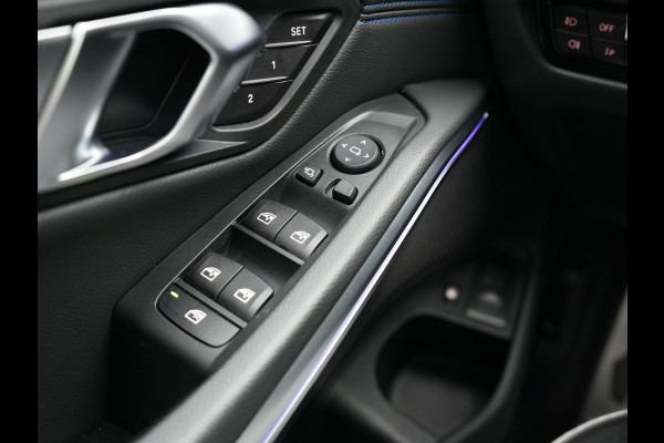 BMW 3 Serie Touring 330e M Sport Plug In Hybrid 293pk Dealer O.H PHEV | Trekhaak Af Fabriek | Panodak | 360 Camera | Alcantara Sportstoelen Memory & Verwarmd | Apple Carplay | Sfeerverlichting | Virtual | Blis | Navigatie | DAB |
