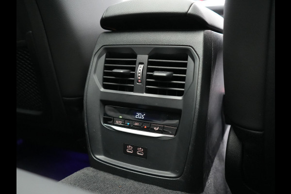 BMW 3 Serie Touring 330e M Sport Plug In Hybrid 293pk Dealer O.H PHEV | Trekhaak Af Fabriek | Panodak | 360 Camera | Alcantara Sportstoelen Memory & Verwarmd | Apple Carplay | Sfeerverlichting | Virtual | Blis | Navigatie | DAB |
