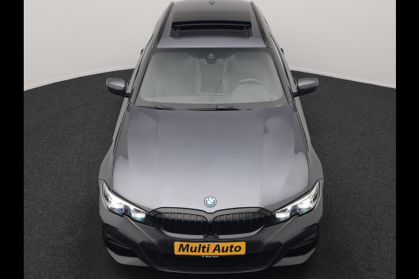 BMW 3 Serie Touring 330e M Sport Plug In Hybrid 293pk Dealer O.H PHEV | Trekhaak Af Fabriek | Panodak | 360 Camera | Alcantara Sportstoelen Memory & Verwarmd | Apple Carplay | Sfeerverlichting | Virtual | Blis | Navigatie | DAB |
