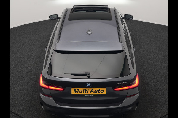 BMW 3 Serie Touring 330e M Sport Plug In Hybrid 293pk Dealer O.H PHEV | Trekhaak Af Fabriek | Panodak | 360 Camera | Alcantara Sportstoelen Memory & Verwarmd | Apple Carplay | Sfeerverlichting | Virtual | Blis | Navigatie | DAB |