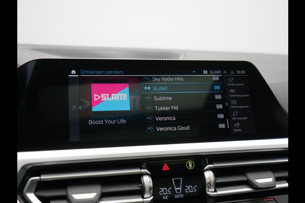 BMW 3 Serie Touring 330e M Sport Plug In Hybrid 293pk Dealer O.H PHEV | Trekhaak Af Fabriek | Panodak | 360 Camera | Alcantara Sportstoelen Memory & Verwarmd | Apple Carplay | Sfeerverlichting | Virtual | Blis | Navigatie | DAB |