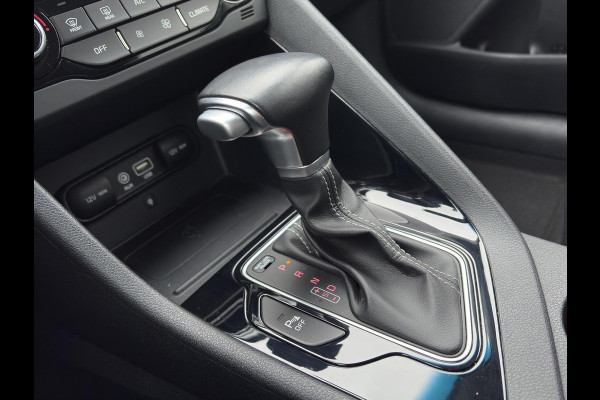 Kia Niro 1.6 GDi Hybrid ExecutiveLine Automaat | Stoelverwarming & Koeling | Navi | Cruise | Camera | Elektrische Stoelen | Trekhaak | Sensoren |