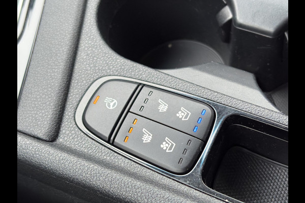 Kia Niro 1.6 GDi Hybrid ExecutiveLine Automaat | Stoelverwarming & Koeling | Navi | Cruise | Camera | Elektrische Stoelen | Trekhaak | Sensoren |