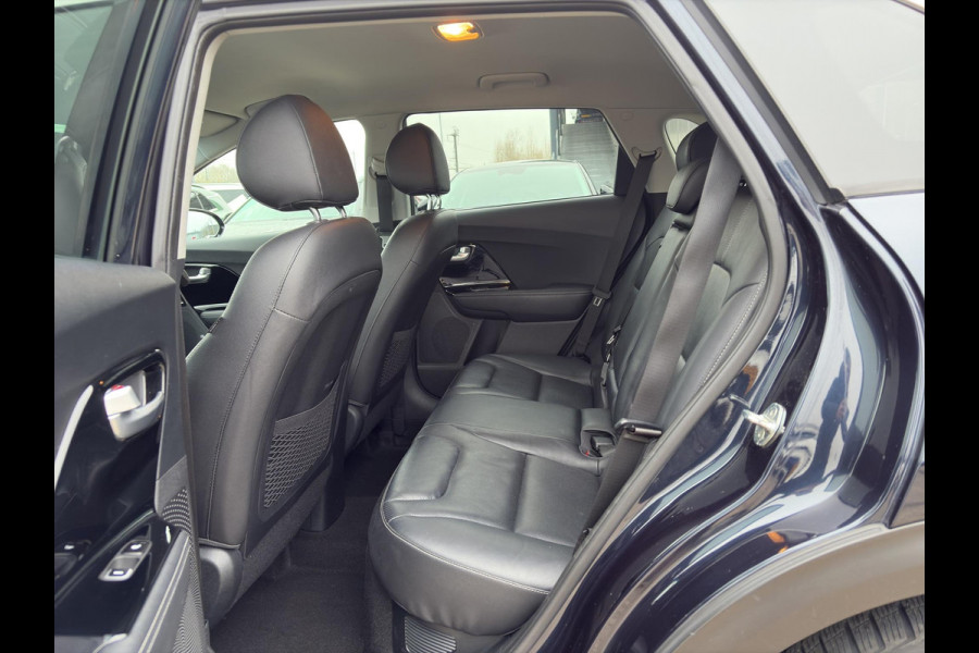Kia Niro 1.6 GDi Hybrid ExecutiveLine Automaat | Stoelverwarming & Koeling | Navi | Cruise | Camera | Elektrische Stoelen | Trekhaak | Sensoren |