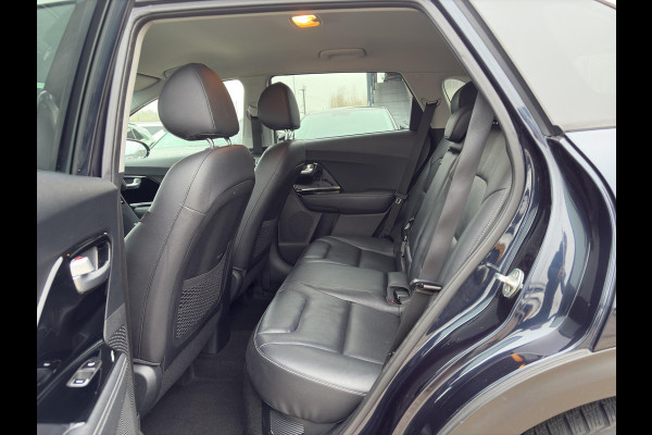 Kia Niro 1.6 GDi Hybrid ExecutiveLine Automaat | Stoelverwarming & Koeling | Navi | Cruise | Camera | Elektrische Stoelen | Trekhaak | Sensoren |