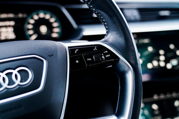 Audi e-tron Sportback 55 quattro S edition 95 kWh | Headup | Stoelverkoeling | 360/3D Camera