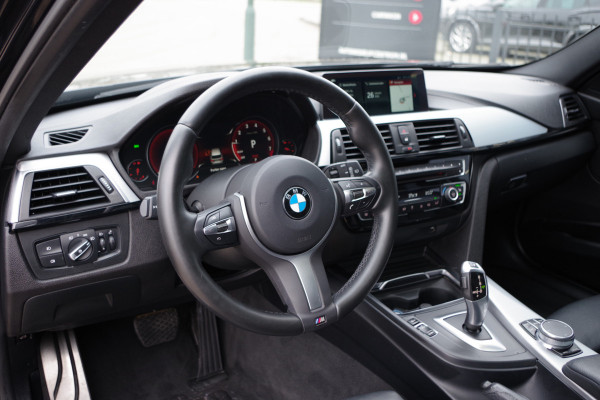 BMW 3 Serie Touring 318i Automaat M-Sport Edition, Panoramdak, LED, Sportstoelen, Leder