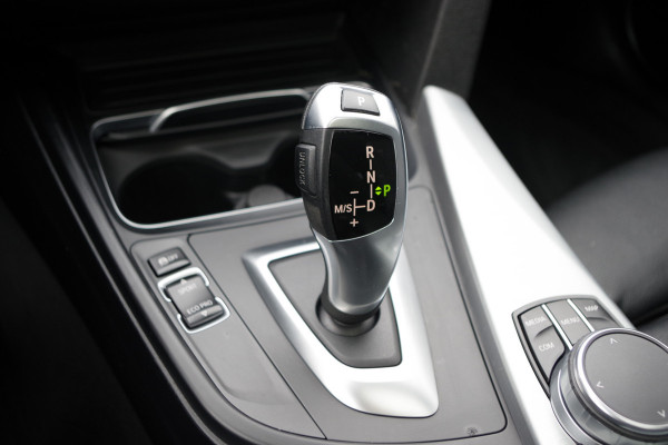 BMW 3 Serie Touring 318i Automaat M-Sport Edition, Panoramdak, LED, Sportstoelen, Leder