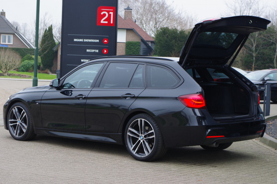 BMW 3 Serie Touring 318i Automaat M-Sport Edition, Panoramdak, LED, Sportstoelen, Leder