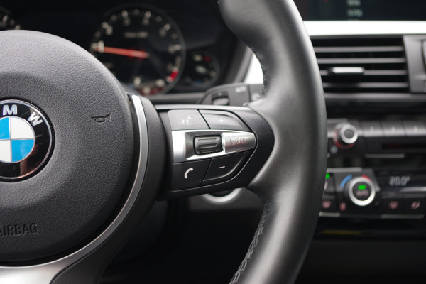 BMW 3 Serie Touring 318i Automaat M-Sport Edition, Panoramdak, LED, Sportstoelen, Leder