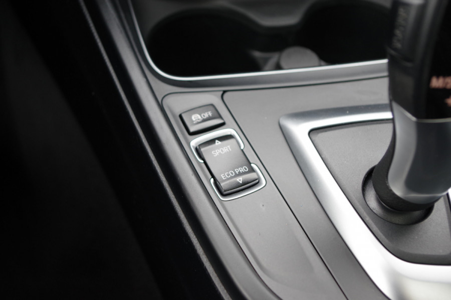 BMW 3 Serie Touring 318i Automaat M-Sport Edition, Panoramdak, LED, Sportstoelen, Leder