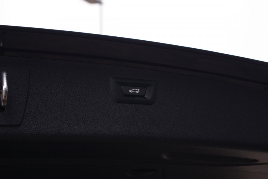 BMW 3 Serie Touring 318i Automaat M-Sport Edition, Panoramdak, LED, Sportstoelen, Leder