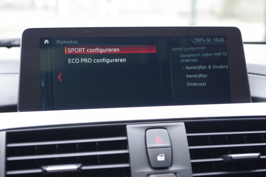 BMW 3 Serie Touring 318i Automaat M-Sport Edition, Panoramdak, LED, Sportstoelen, Leder