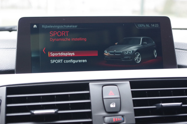 BMW 3 Serie Touring 318i Automaat M-Sport Edition, Panoramdak, LED, Sportstoelen, Leder