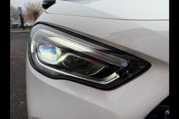 Mercedes-Benz GLA 250 e AMG Night Panorama