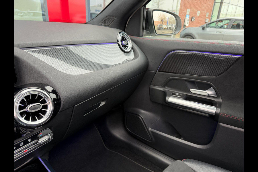 Mercedes-Benz GLA 250 e AMG Night Panorama