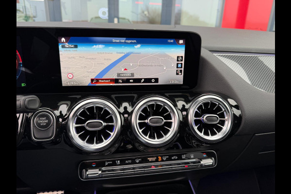 Mercedes-Benz GLA 250 e AMG Night Panorama