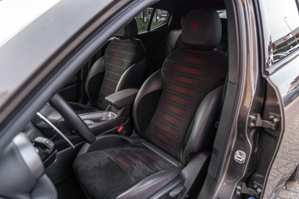 Alfa Romeo Tonale 1.5T Hybrid Edizione Speciale 131 PK Aut. Keyless Matrix LED Camera Sfeerverl. 20''
