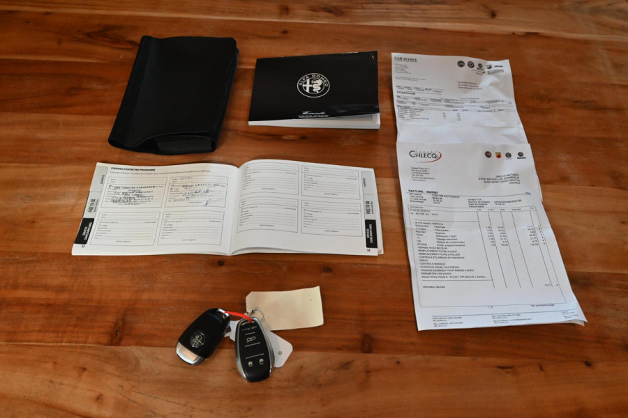 Alfa Romeo Tonale 1.5T Hybrid Edizione Speciale 131 PK Aut. Keyless Matrix LED Camera Sfeerverl. 20''