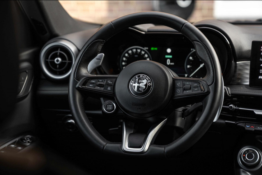 Alfa Romeo Tonale 1.5T Hybrid Edizione Speciale 131 PK Aut. Keyless Matrix LED Camera Sfeerverl. 20''