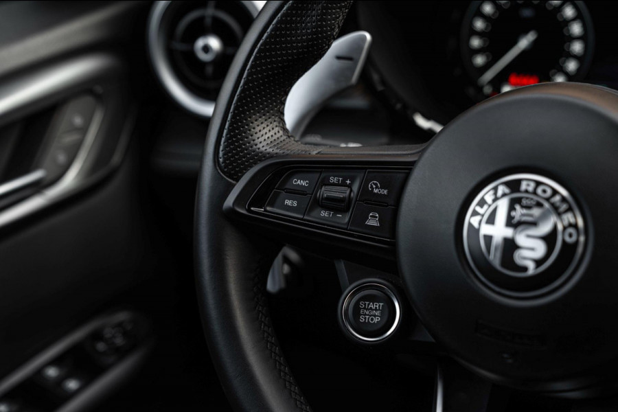 Alfa Romeo Tonale 1.5T Hybrid Edizione Speciale 131 PK Aut. Keyless Matrix LED Camera Sfeerverl. 20''