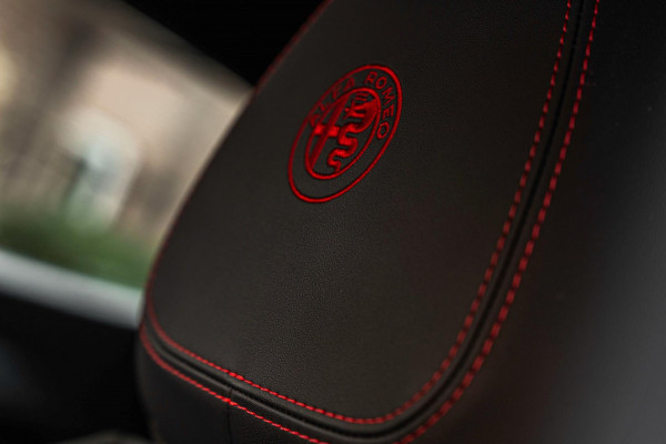 Alfa Romeo Tonale 1.5T Hybrid Edizione Speciale 131 PK Aut. Keyless Matrix LED Camera Sfeerverl. 20''