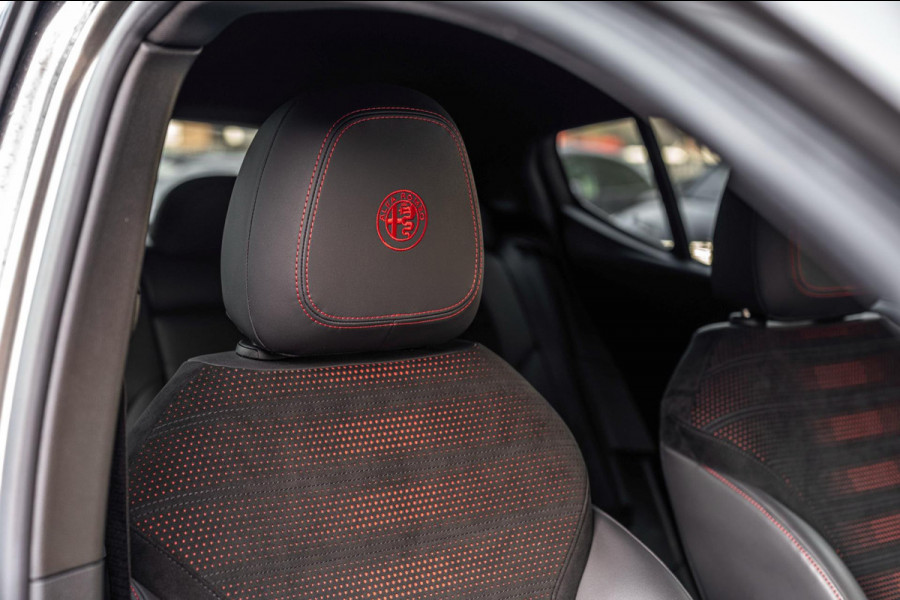 Alfa Romeo Tonale 1.5T Hybrid Edizione Speciale 131 PK Aut. Keyless Matrix LED Camera Sfeerverl. 20''
