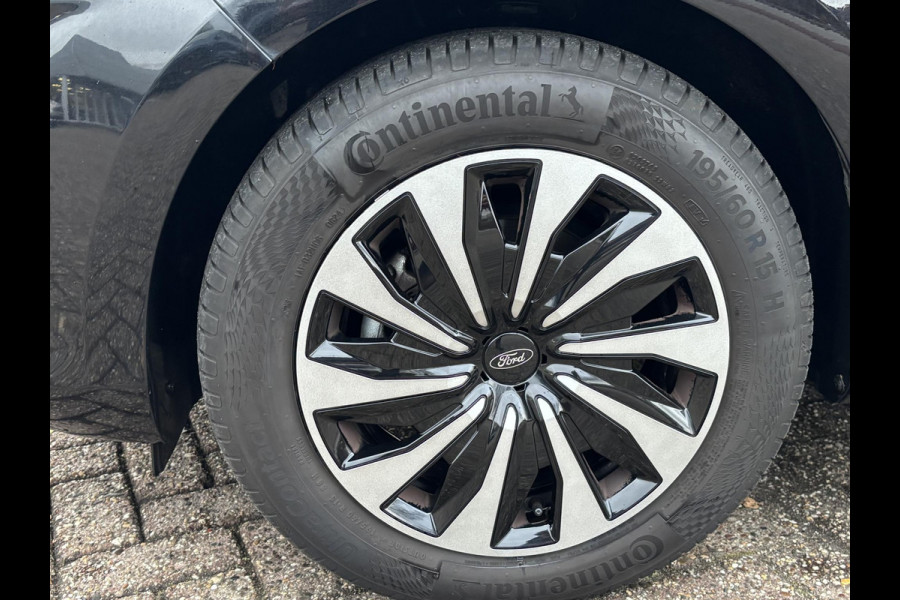 Ford Fiesta 1.0 EcoBoost Hybrid Titanium 125pk | Cruise Control | Parkeersensoren achter | Apple Carplay/Android auto | Navigatie | Climate control