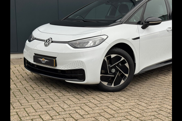 Volkswagen ID.3 First Black Edition 58 kWh * SoH 89% * Steunhaak * Navigatie * Parkeersensoren * Adaptieve Cruise *