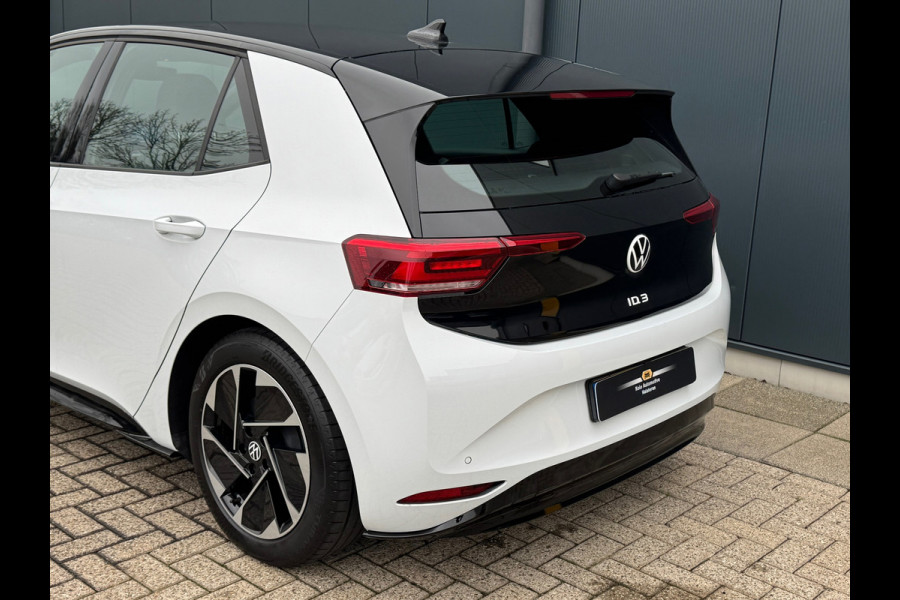 Volkswagen ID.3 First Black Edition 58 kWh * SoH 89% * Steunhaak * Navigatie * Parkeersensoren * Adaptieve Cruise *