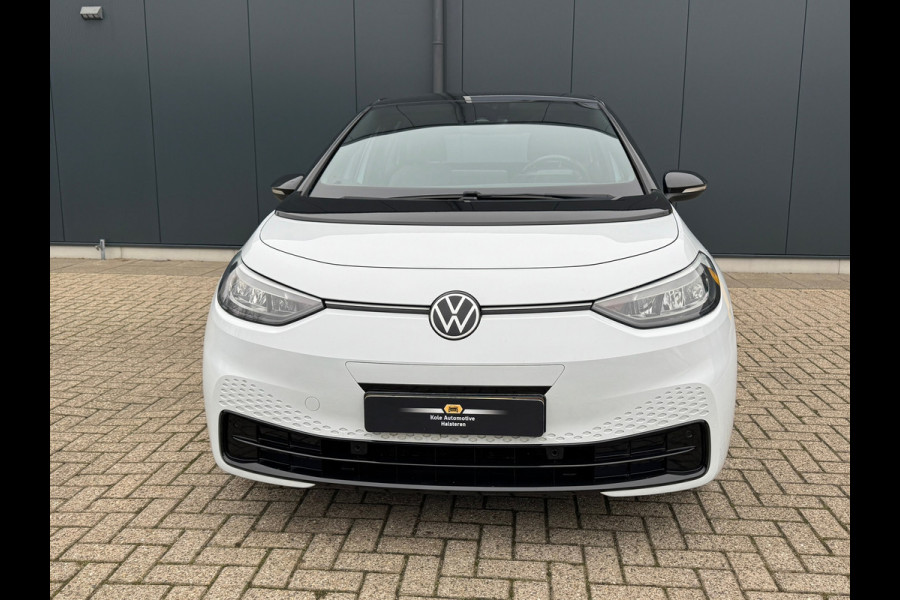Volkswagen ID.3 First Black Edition 58 kWh * SoH 89% * Steunhaak * Navigatie * Parkeersensoren * Adaptieve Cruise *