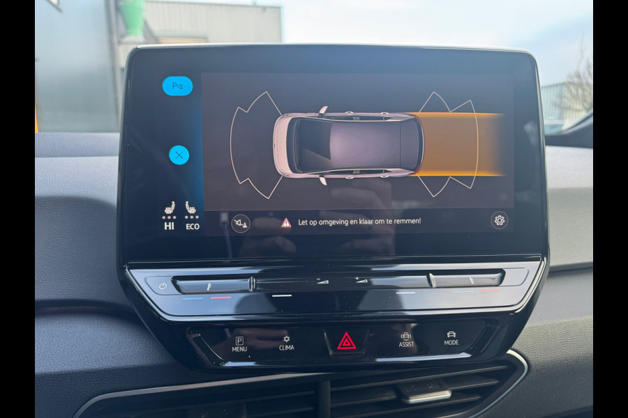 Volkswagen ID.3 First Black Edition 58 kWh * SoH 89% * Steunhaak * Navigatie * Parkeersensoren * Adaptieve Cruise *