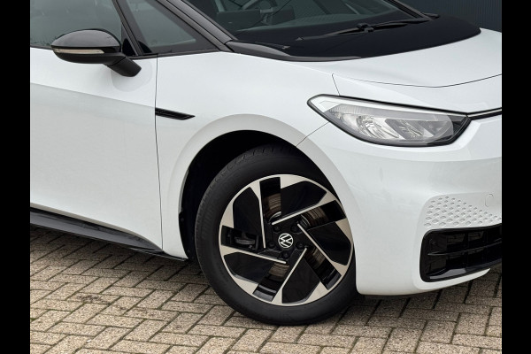 Volkswagen ID.3 First Black Edition 58 kWh * SoH 89% * Steunhaak * Navigatie * Parkeersensoren * Adaptieve Cruise *