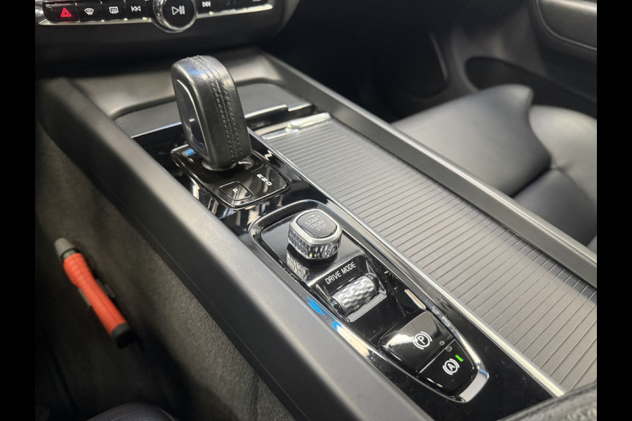 Volvo XC60 2.0 Recharge T6 AWD Business Pro ACC ECC 18''