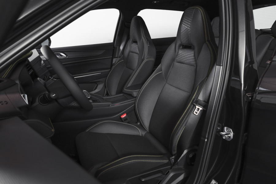 Lynk & Co 01 1.5 Core - Automaat Orig. NL | Dig. Cockpit | Adapt. Cruise | Stoelverw. | PDC | Camera | NAV + App. Connect | ECC | DAB | LM 19" |