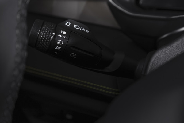 Lynk & Co 01 1.5 Core - Automaat Orig. NL | Dig. Cockpit | Adapt. Cruise | Stoelverw. | PDC | Camera | NAV + App. Connect | ECC | DAB | LM 19" |