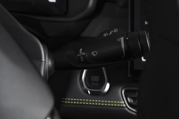 Lynk & Co 01 1.5 Core - Automaat Orig. NL | Dig. Cockpit | Adapt. Cruise | Stoelverw. | PDC | Camera | NAV + App. Connect | ECC | DAB | LM 19" |