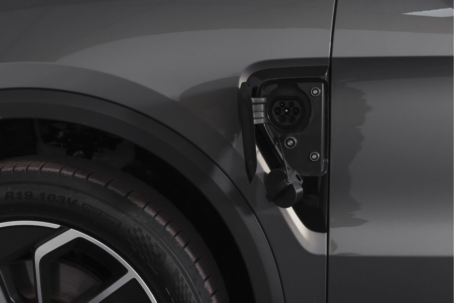 Lynk & Co 01 1.5 Core - Automaat Orig. NL | Dig. Cockpit | Adapt. Cruise | Stoelverw. | PDC | Camera | NAV + App. Connect | ECC | DAB | LM 19" |