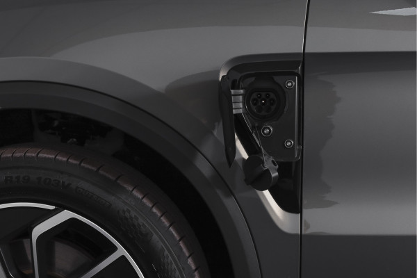 Lynk & Co 01 1.5 Core - Automaat Orig. NL | Dig. Cockpit | Adapt. Cruise | Stoelverw. | PDC | Camera | NAV + App. Connect | ECC | DAB | LM 19" |