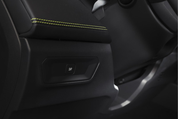 Lynk & Co 01 1.5 Core - Automaat Orig. NL | Dig. Cockpit | Adapt. Cruise | Stoelverw. | PDC | Camera | NAV + App. Connect | ECC | DAB | LM 19" |