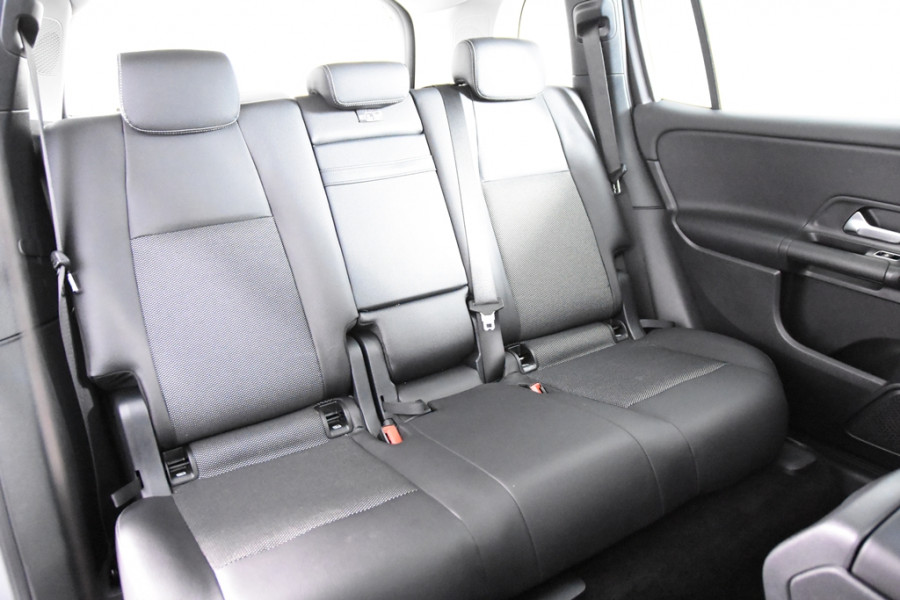 Mercedes-Benz Glb 180 *1ste eigenaar*Panoramadak*Stoelverwarming*Carplay*