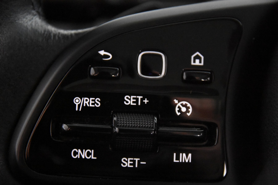 Mercedes-Benz Glb 180 *1ste eigenaar*Panoramadak*Stoelverwarming*Carplay*