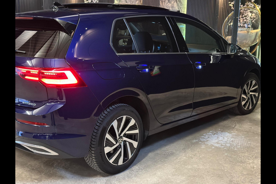 Volkswagen Golf 1.4 eHybrid|PANO|HEAD UP|MEMORY|FULL OPTIONS