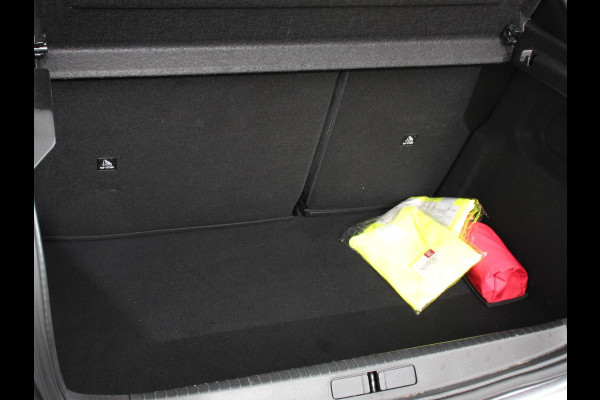 Peugeot 208 1.2 PureTech 100pk Active Pack | Navigatie | Apple Carplay/Android Auto | Parkeersensoren achter | Cruise Control | Airco | Lichtmetalen velgen